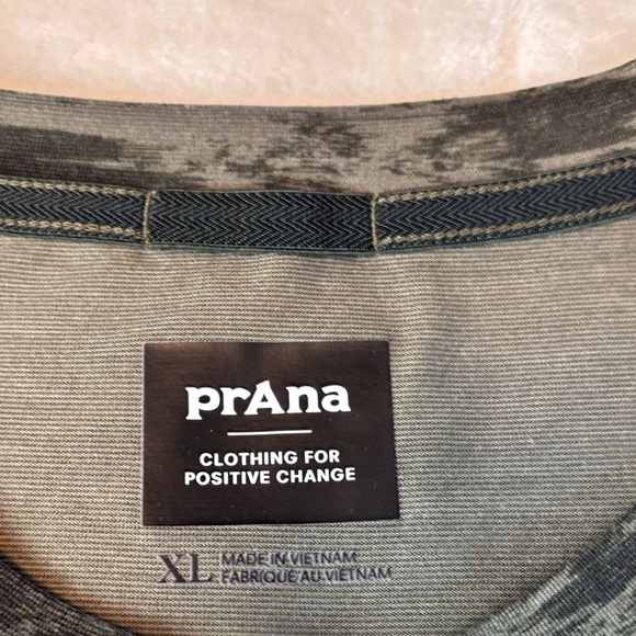 Men's Prana Mission Trails Tank Olive Camouflage Sleeveless Shirt - Picture 10 of 10